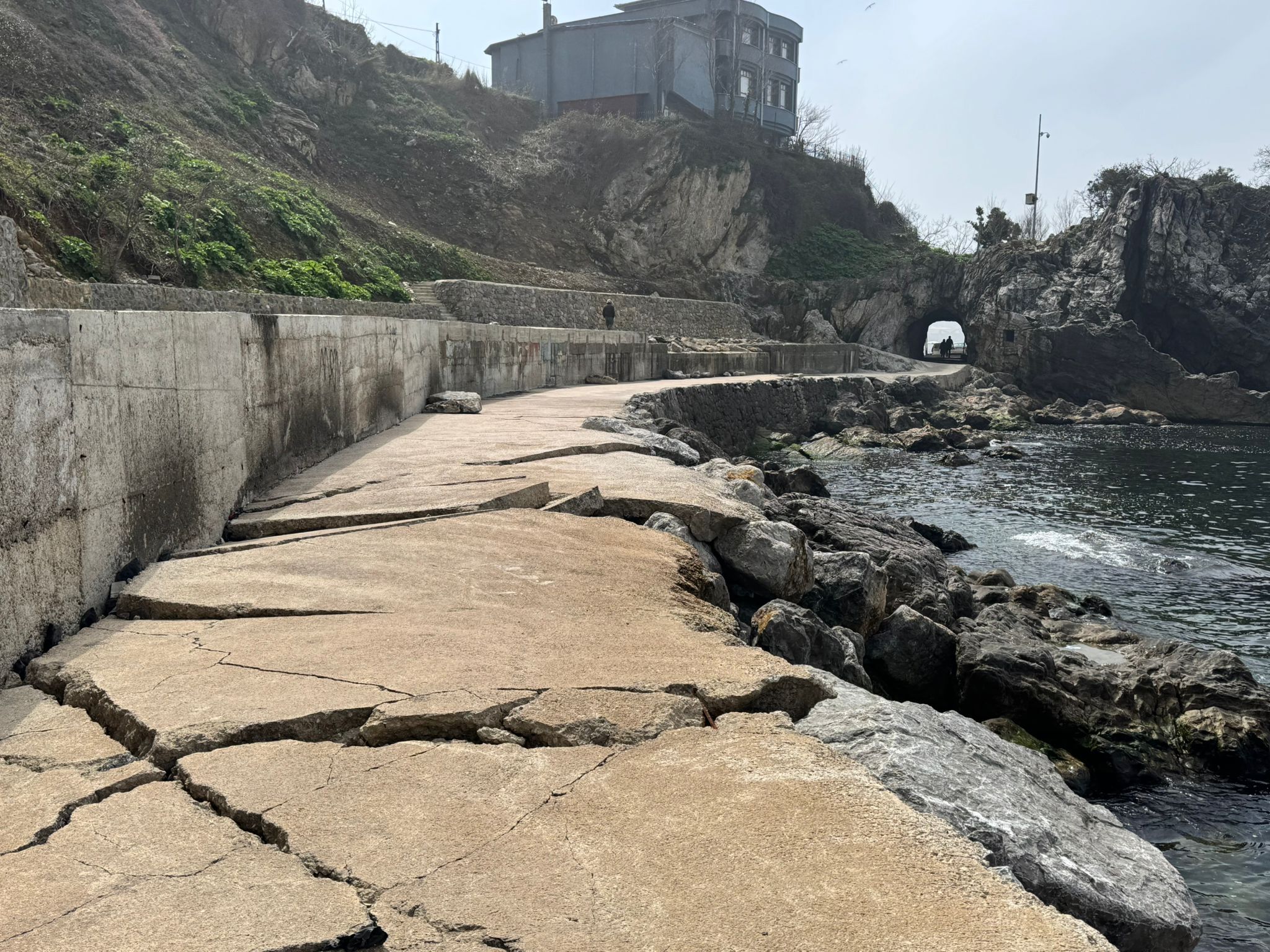 Denizin Yuttuğu Projeye Billboard Süsü! Zonguldak Belediye Başkanı Tahsin Erdem’e Reklam Tepkisi! İmza Gazetesi (2)