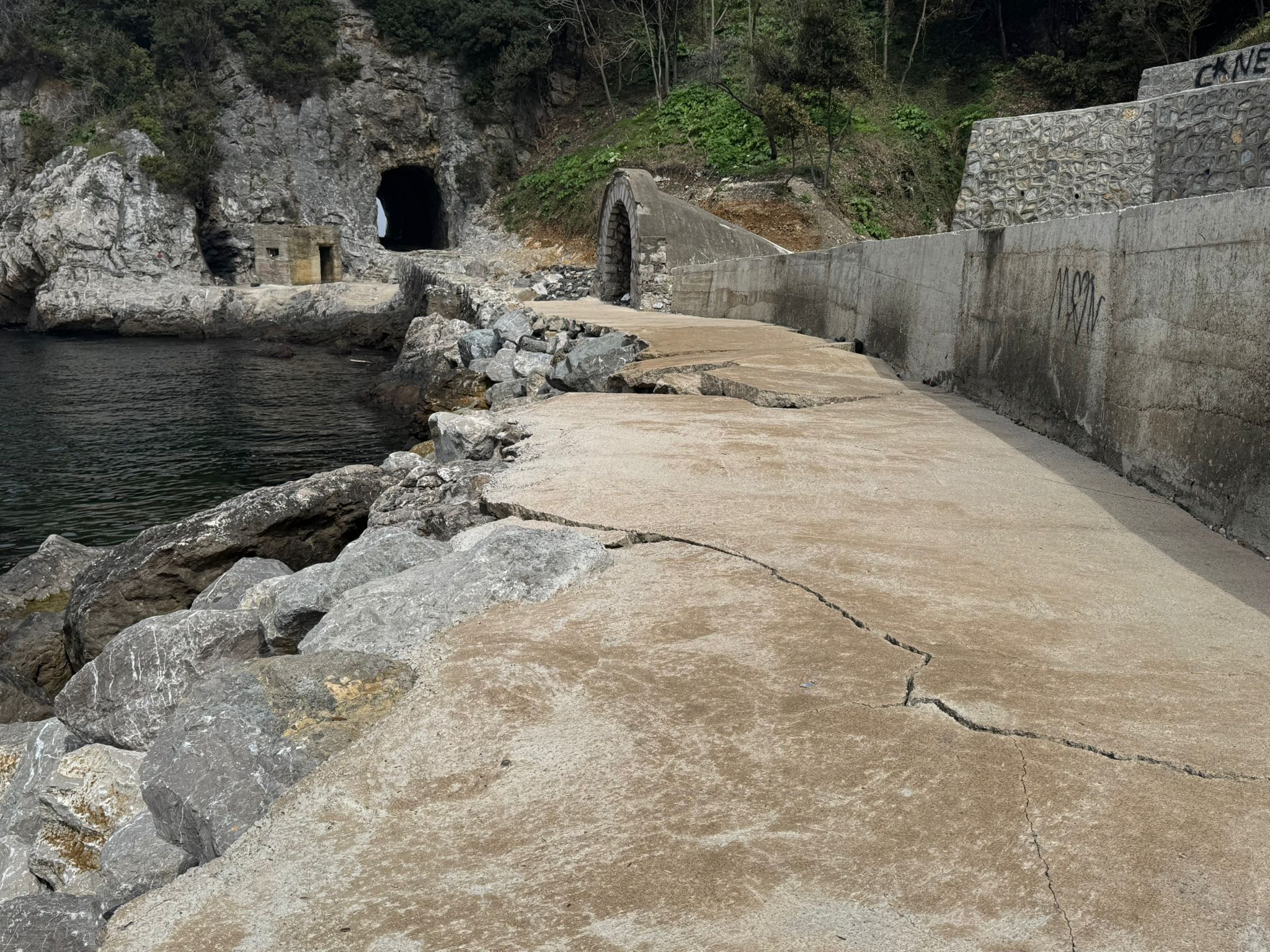 Denizin Yuttuğu Projeye Billboard Süsü! Zonguldak Belediye Başkanı Tahsin Erdem’e Reklam Tepkisi! İmza Gazetesi (3)