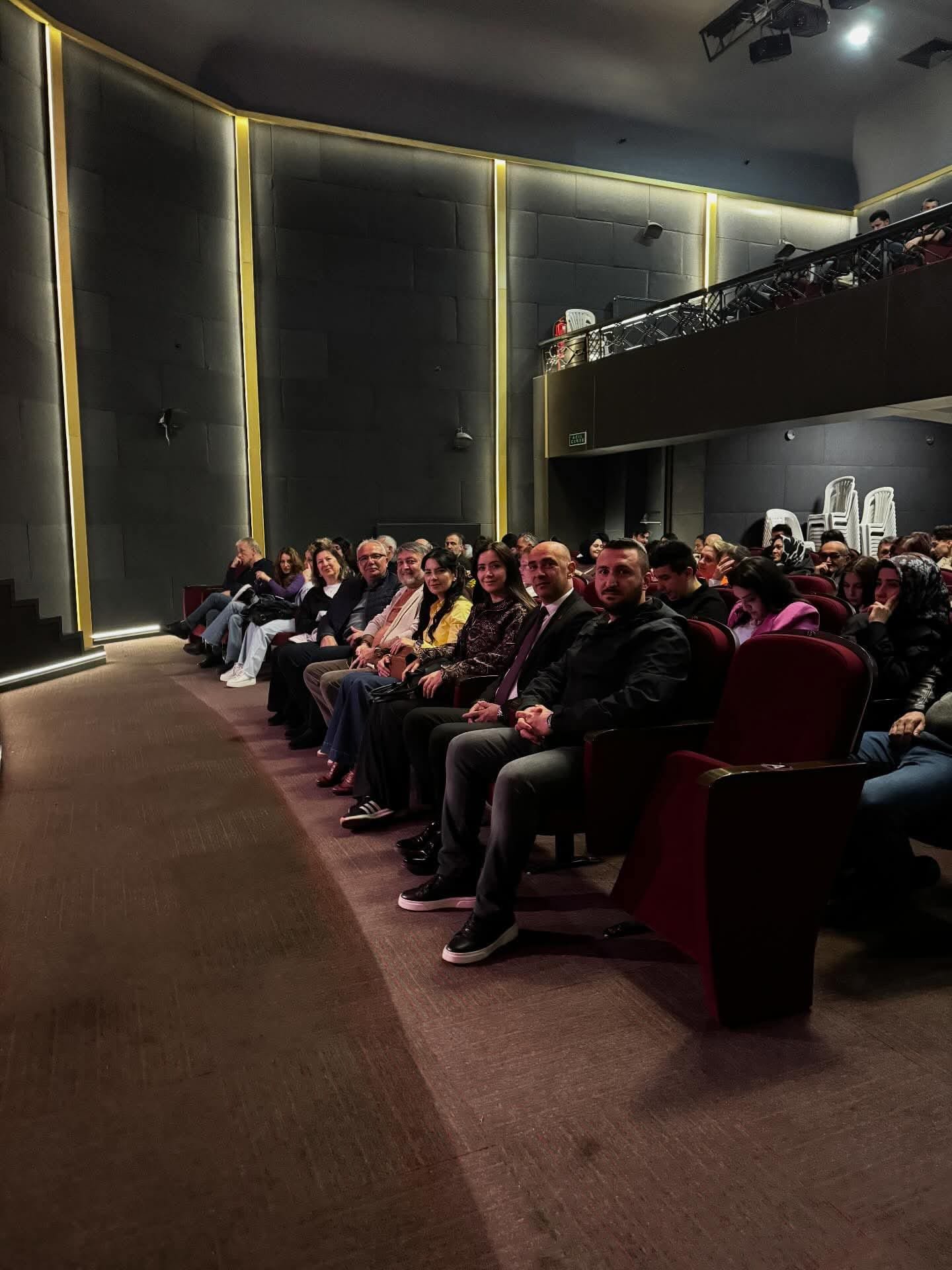 Devrim Dural’dan Tiyatroya Tam Destek İmza Gazetesi (9)