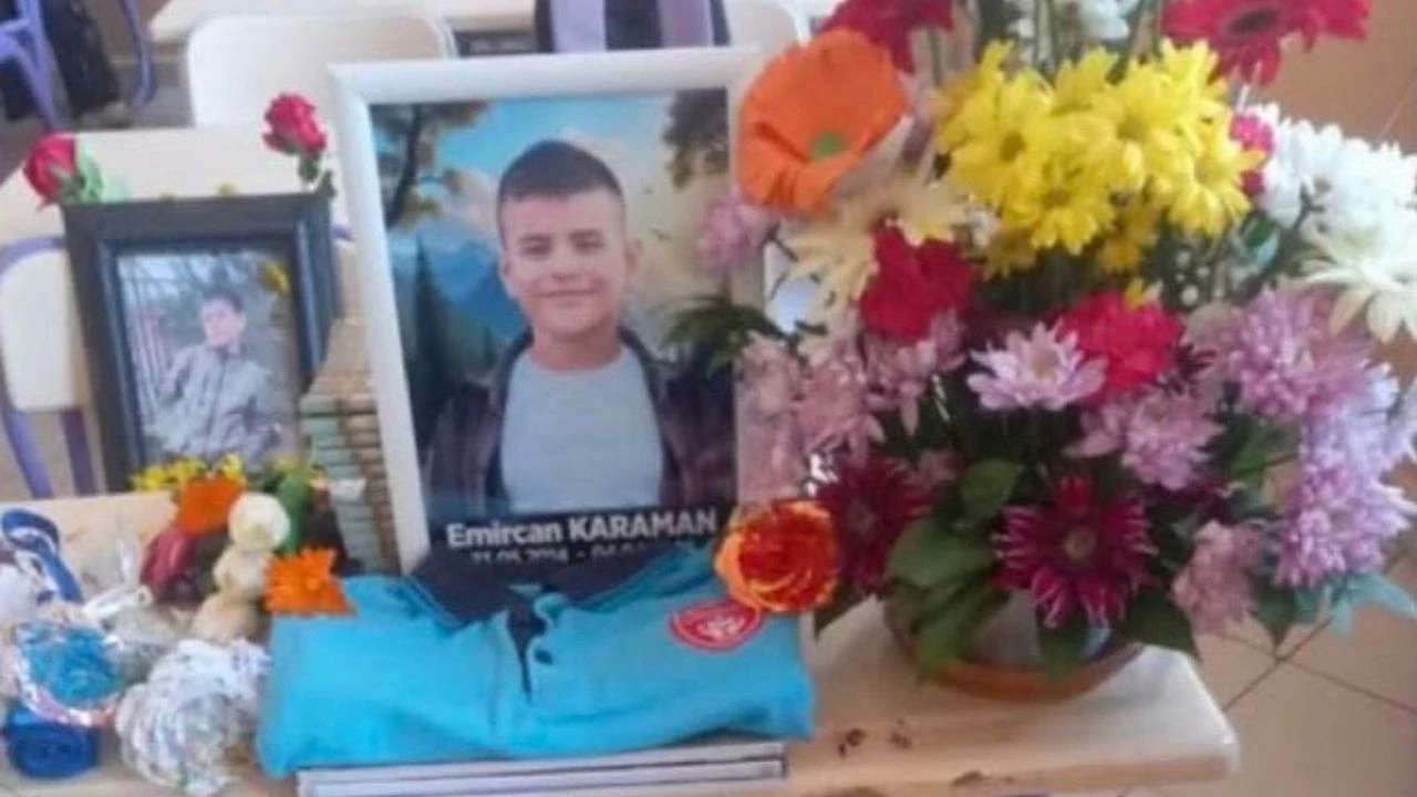 Emircan Karamanin Sirasi Ciceklerle Donatildi