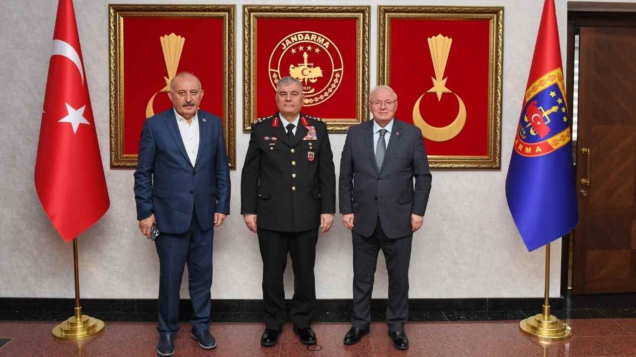 Erkmen Ve Öztürk’ten Jandarma Genel Komutanı’na Ziyaret İmza Gazetesi (1)