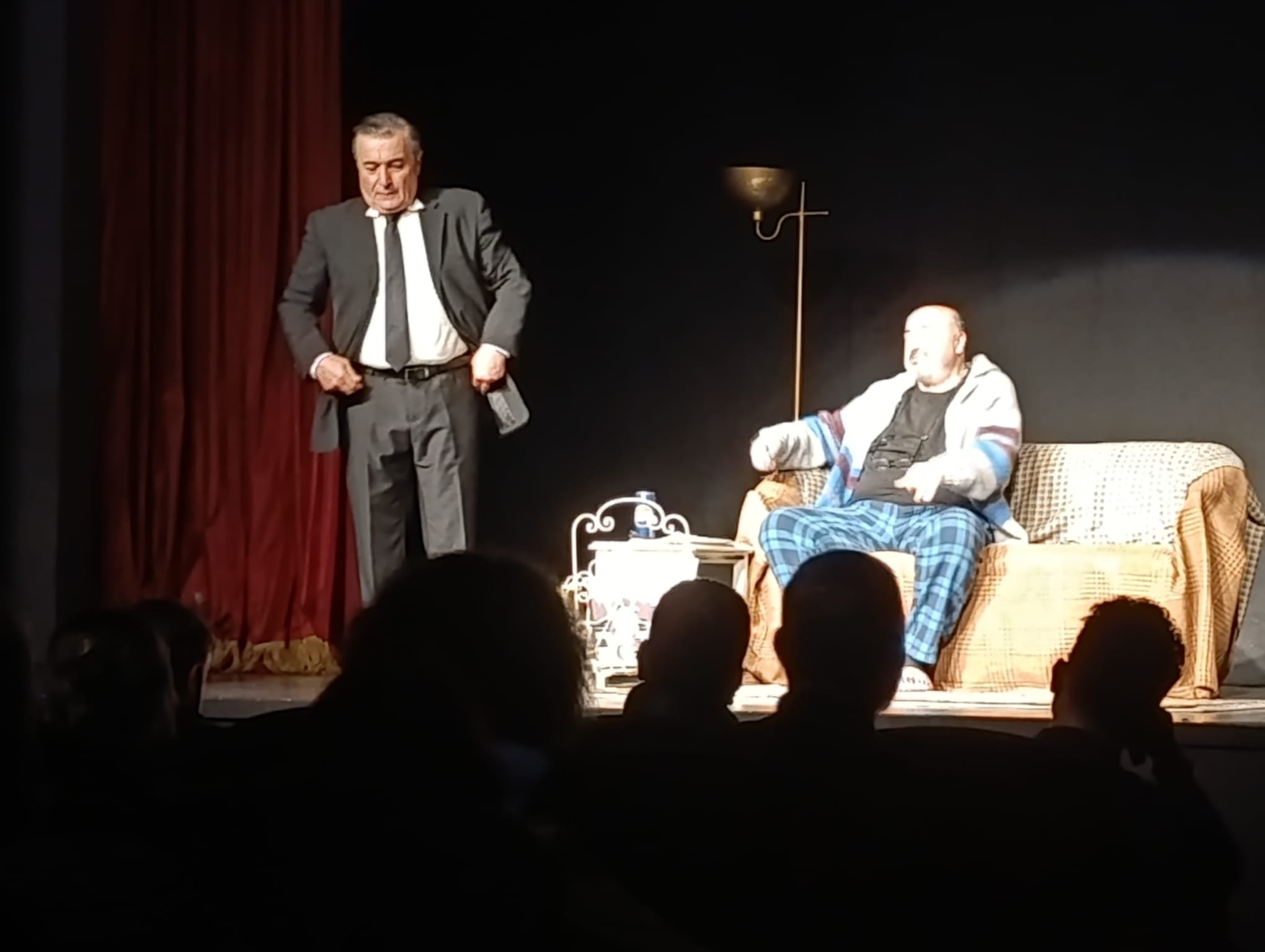 Halktan Biri Travis Pine Zonguldak'ta Sahnelendi İmza Gazetesi̇