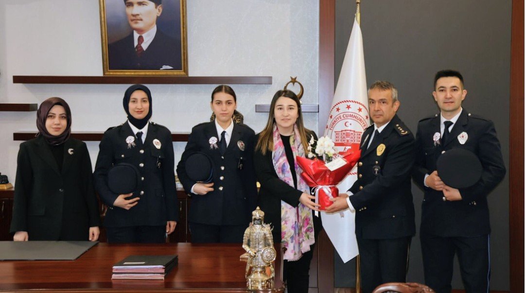 Kilimli İlçe Emniyet Müdürü Cengiz Sivri Kaymakam Demirer'i Ziyaret Etti İmza Gazetesi̇ (1)