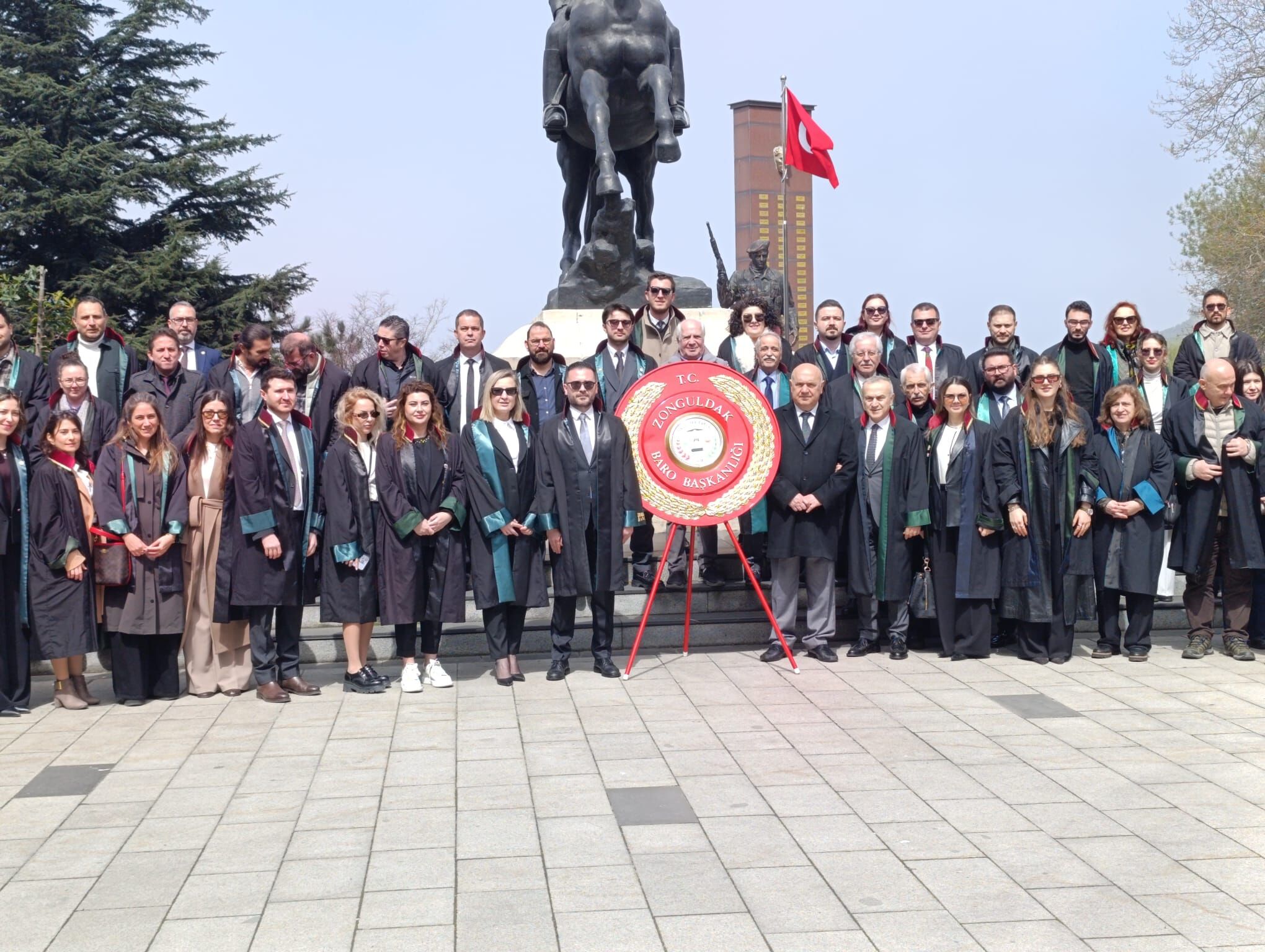 “Savunma Susarsa Adalet Susar!” Zonguldak’ta Avukatlar Günü’nde Güçlü Mesajlar.. İmza Gazetesi (1)