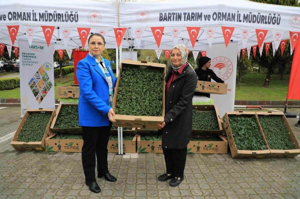 Tohumlar Yüzlerinde Gülücükler Açtırdı! İmza Gazetesi̇