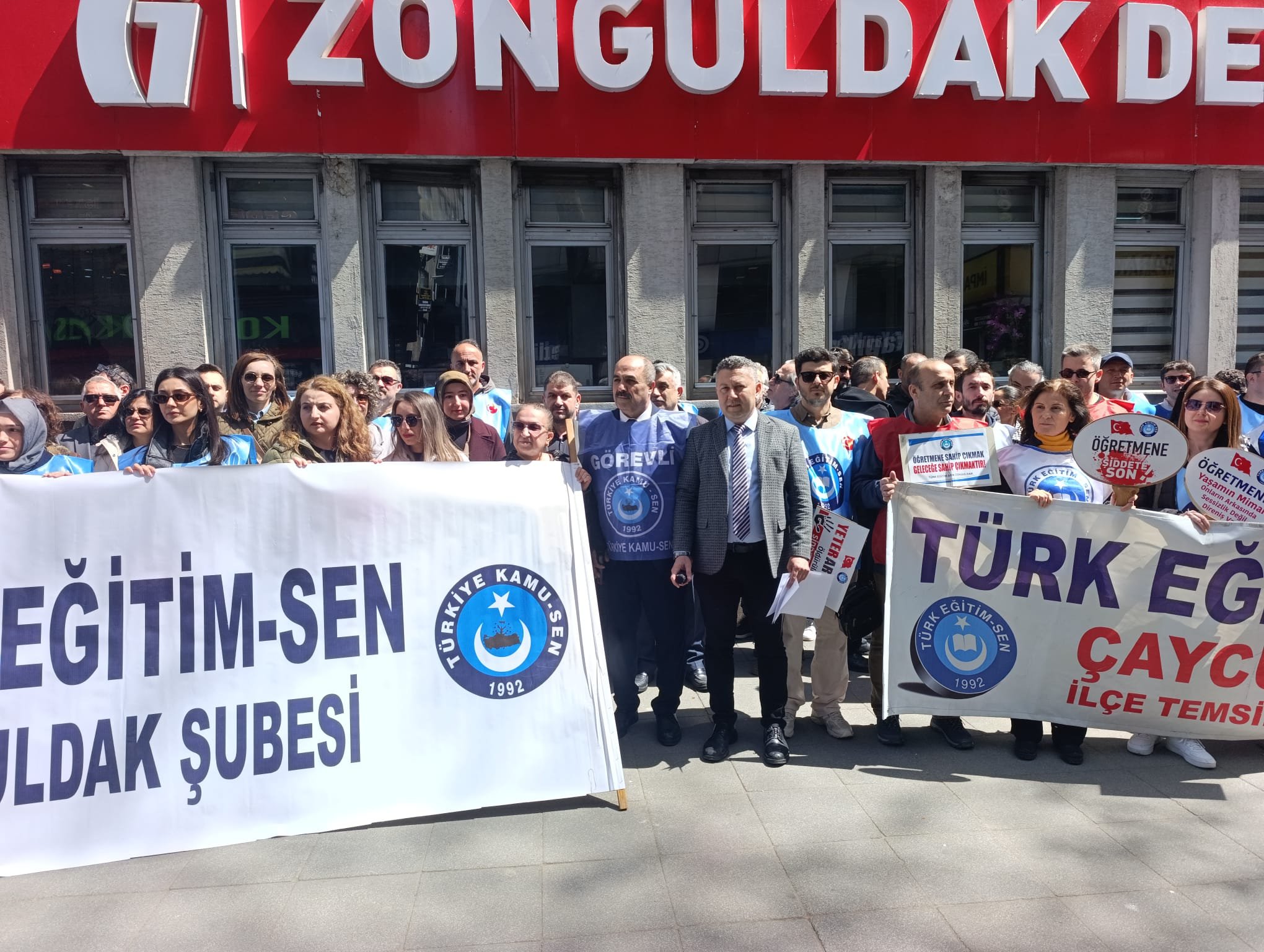 Türk Eğitim Sen’den İş Bıraktı! Öğretmene Uzanan Eller Kırılsın İmza Gazetesi (7)