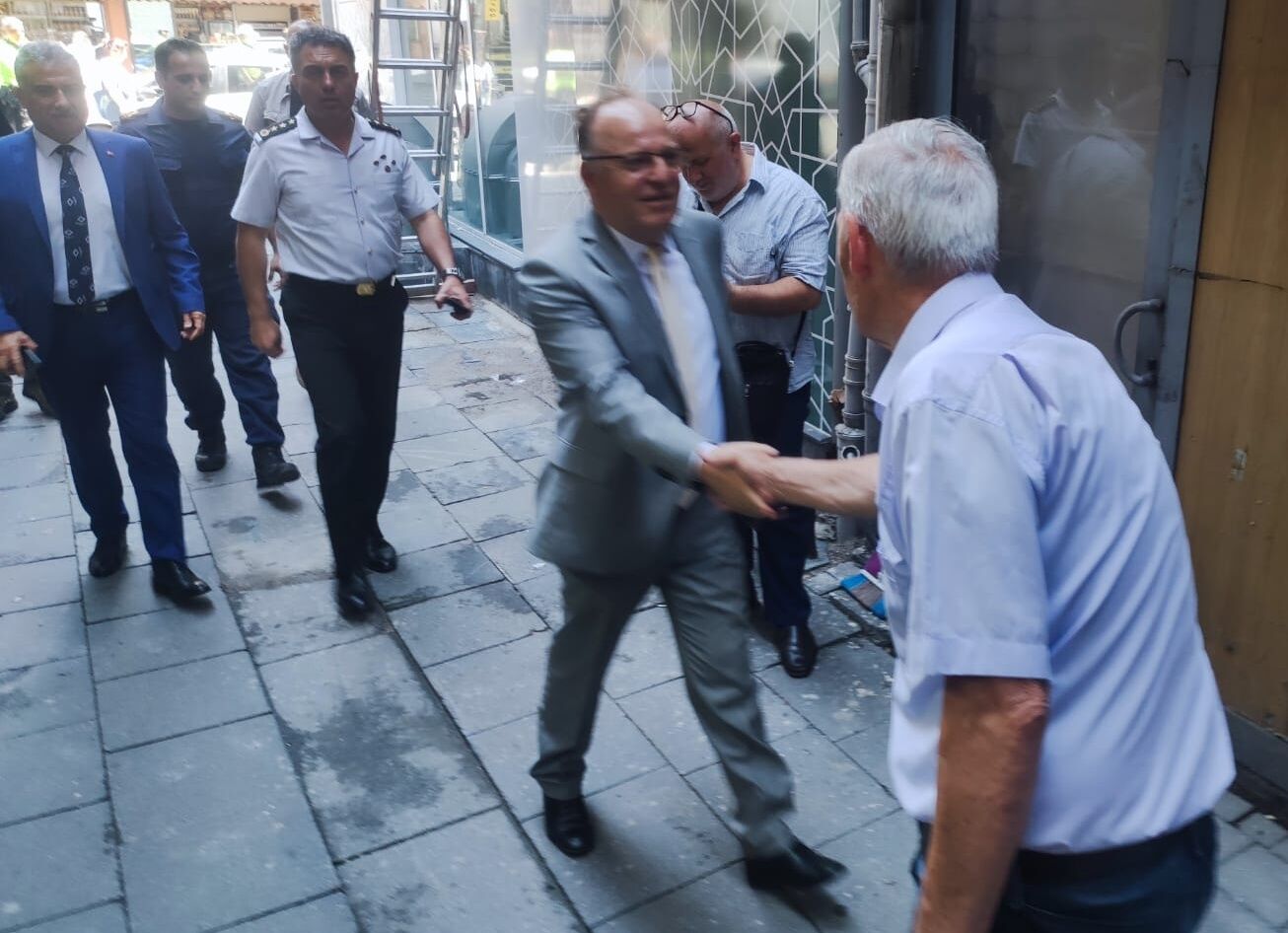 “Tutulmaz Vali” Olarak Iz Bıraktı! İmza Gazetesi̇