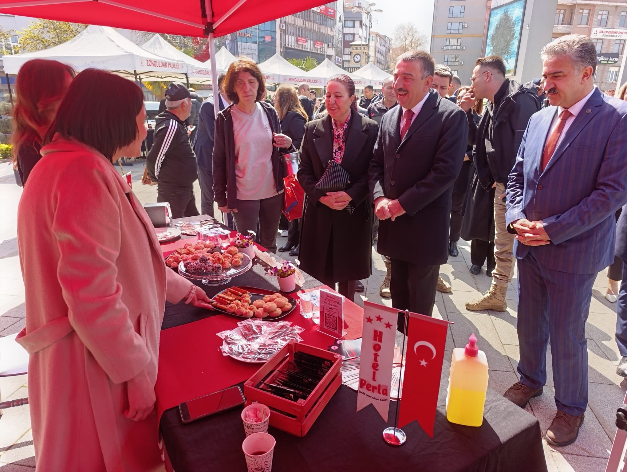 Vali Hacıbektaşoğlu Ve Protokolden Stantlara Yoğun İlgi Imza Gazetesi (1)