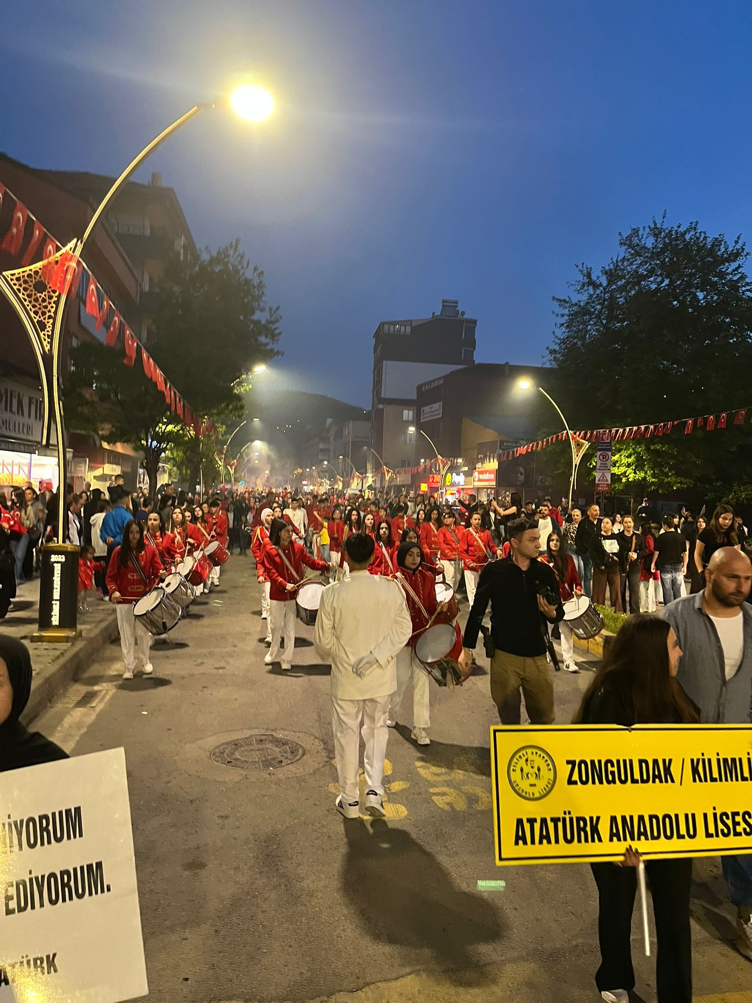 Kilimli’de Fener Alayı... 19 Mayıs Coşkusu Sokaklara Taştı Imza Gazetesi (2)
