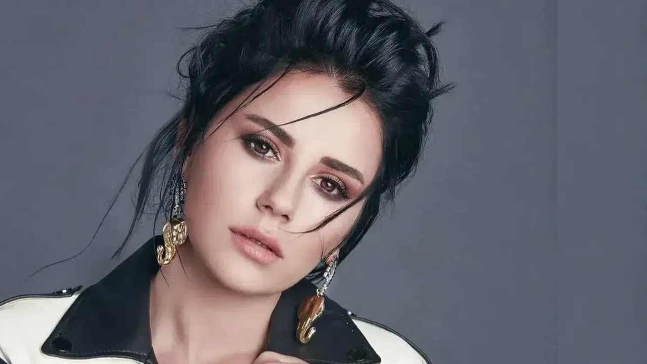 Merve Özbey Kimdir
