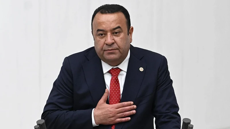Adnan Beker Neden Istifa Etti 1
