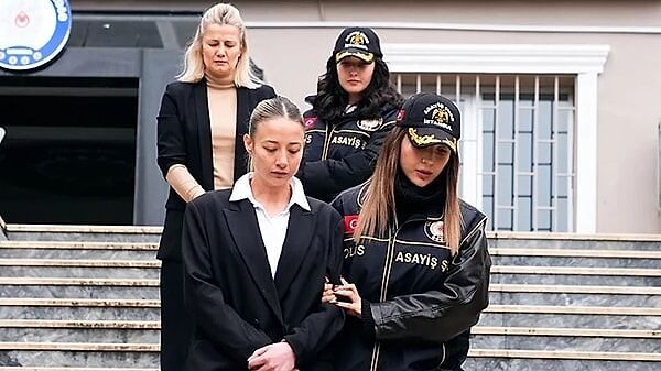 Aleyna Kalaycıoğlu Neden Hapse Girdi 2