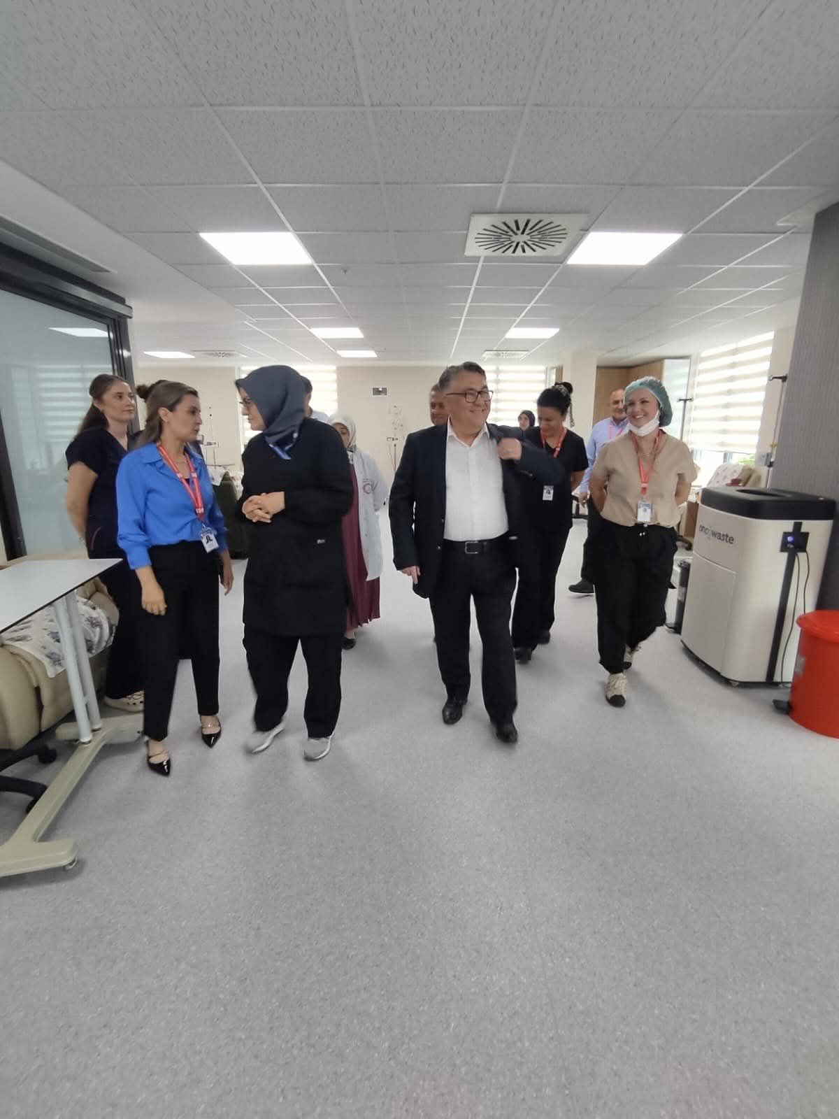 Beun Rektörü Prof. Dr. İsmail Hakkı Özölçer’den Eczacılık Ve Onkoloji İncelemesi