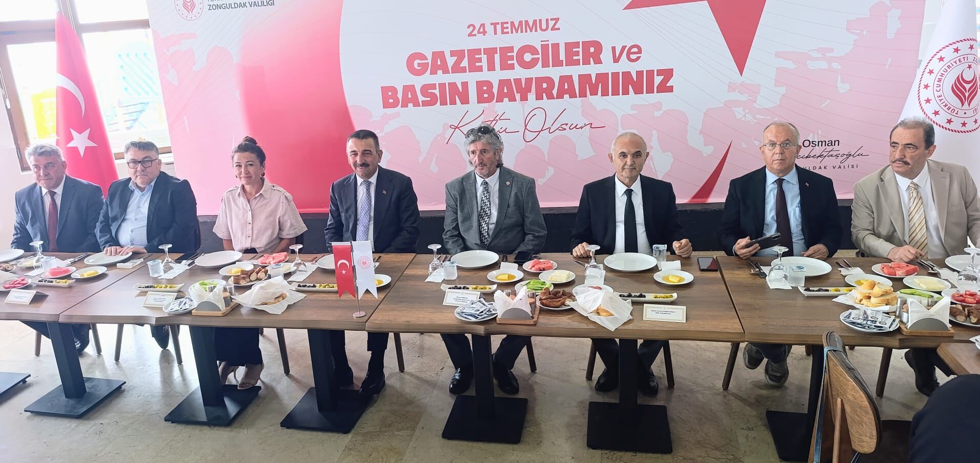 Vali Hacıbektaşoğlu, 24 Temmuz Basın Bayramı'nda Gazetecilerle Buluştuştu