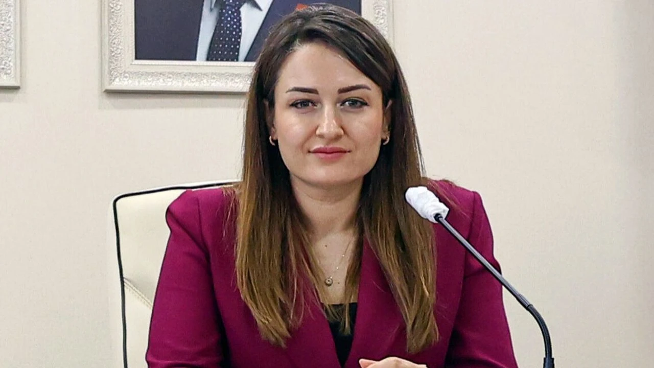 Büşra Özdemir Kimdir? Kaç Yaşında, Nereli Ve Mesleği Ne?