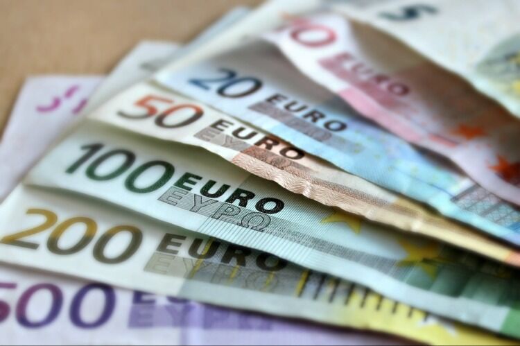 Euro Neden Düşüyor 1