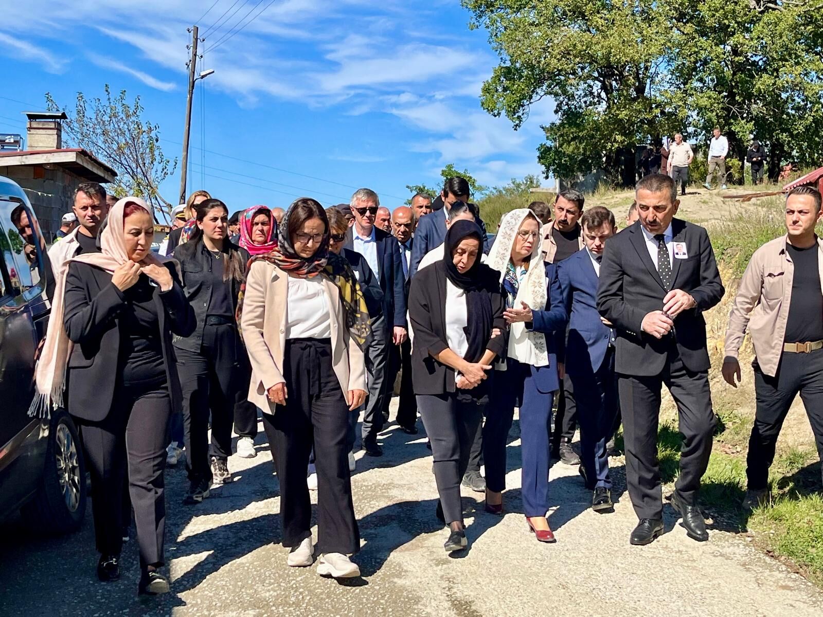 İmza Gazetesi̇ Vali Yardımcısı Baba Ocağında Toprağa Verildi! (1)