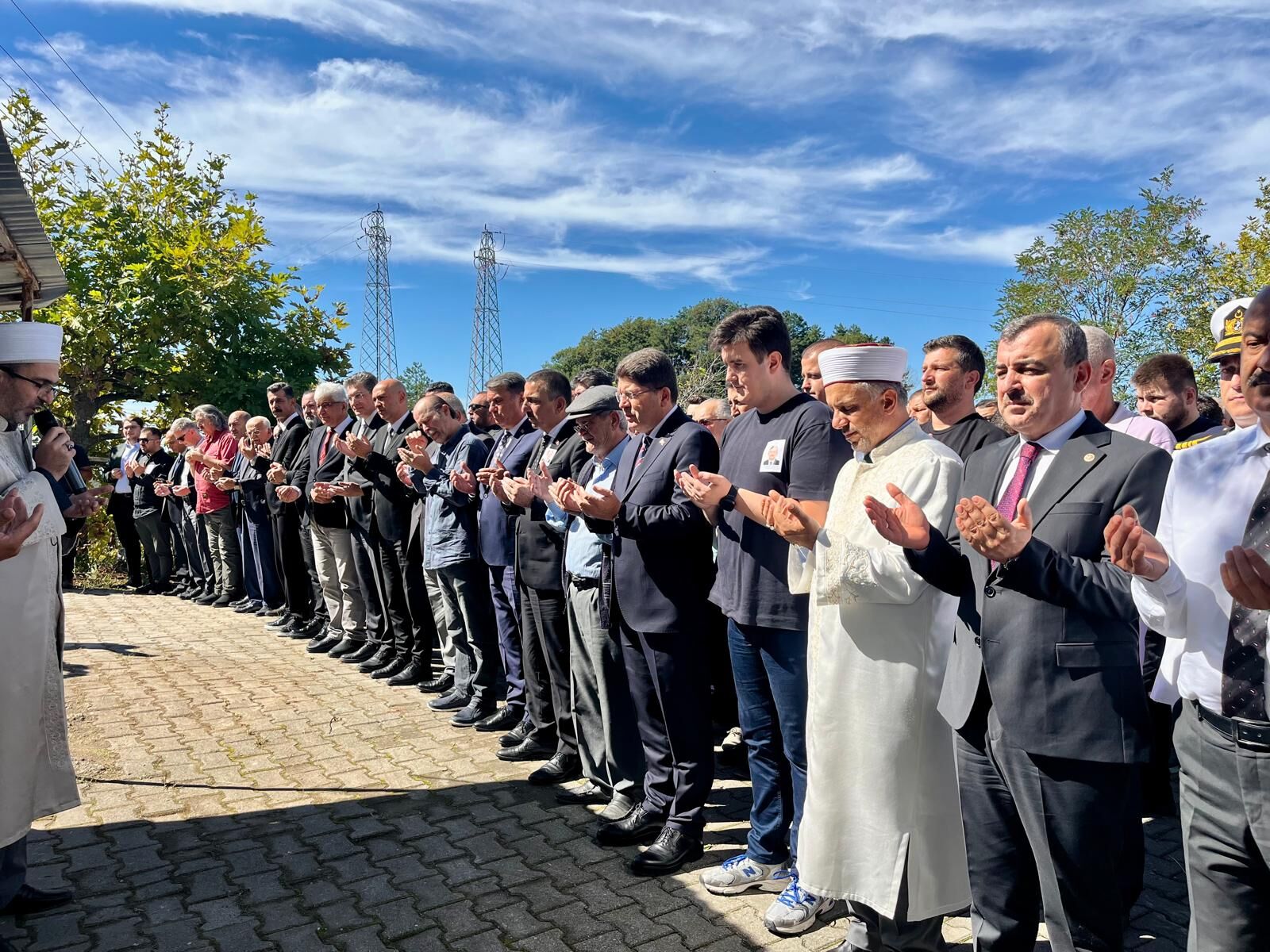 İmza Gazetesi̇ Vali Yardımcısı Baba Ocağında Toprağa Verildi! (2)