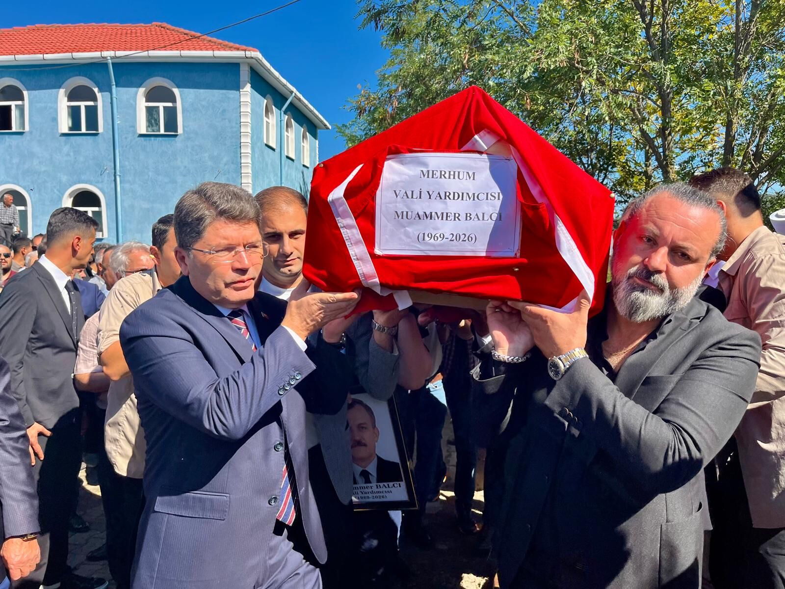 İmza Gazetesi̇ Vali Yardımcısı Baba Ocağında Toprağa Verildi! (3)