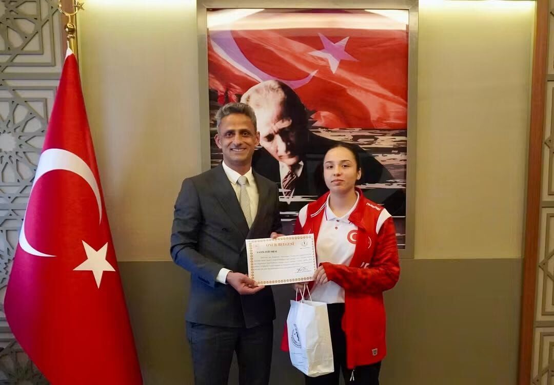 Uluslararası Taekwondo Şampiyonu Elif Oral’a Kaymakam Adem Kaya’dan Tebrik ve Kabul