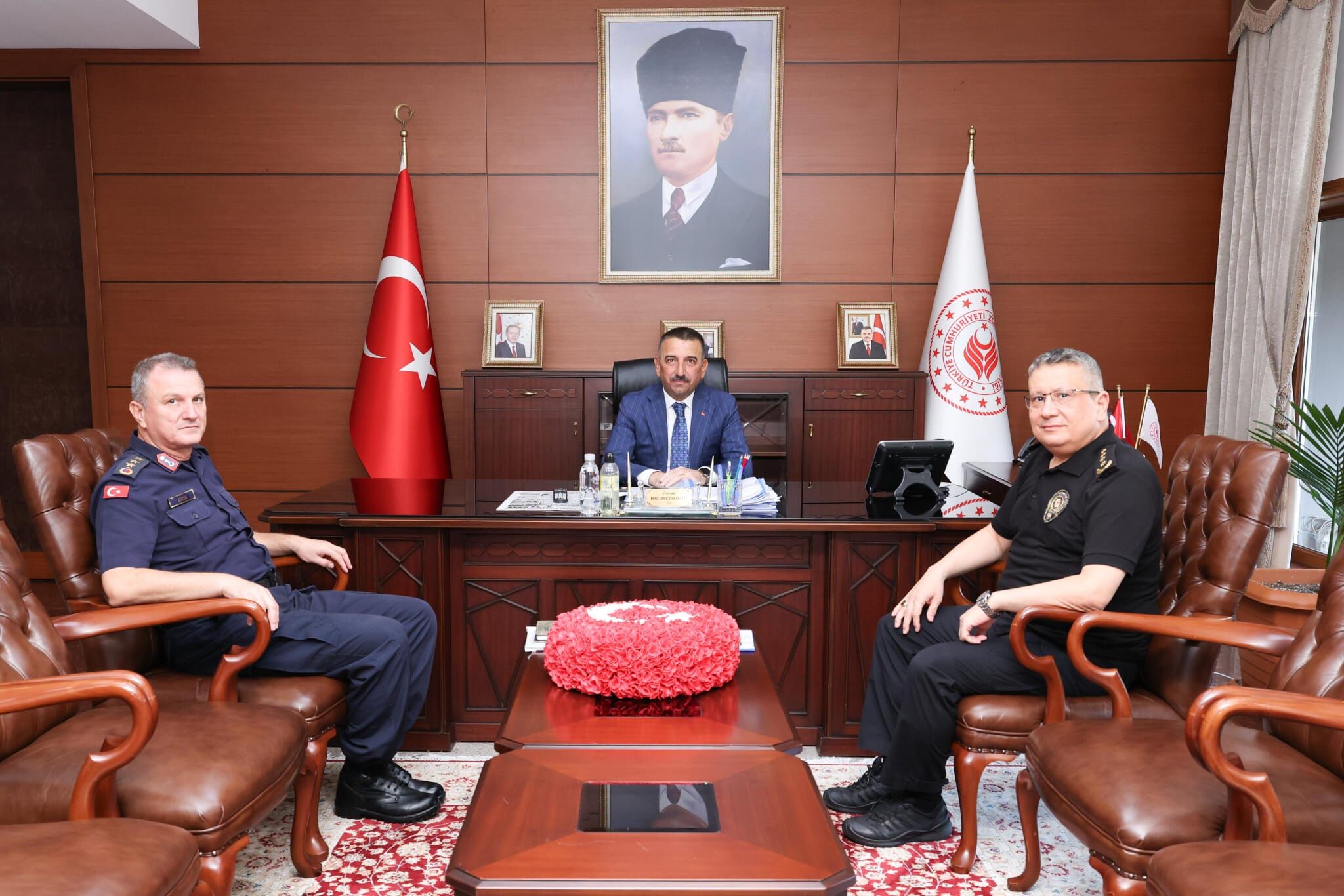Zonguldak'ta Vali Osman Hacıbektaşoğlu Başkanlığında Güvenlik Zirvesi Yapıldı